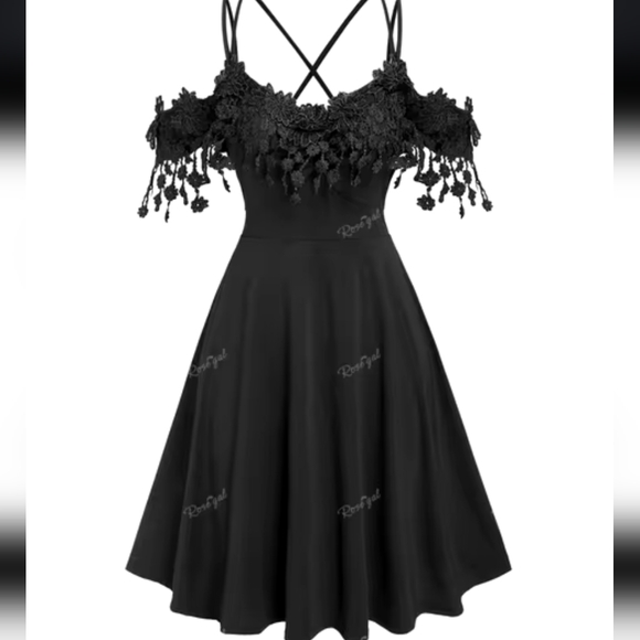 Gothic black  Lace Applique Tassel Cold Shoulder Dress plus size 4x - Picture 4 of 5